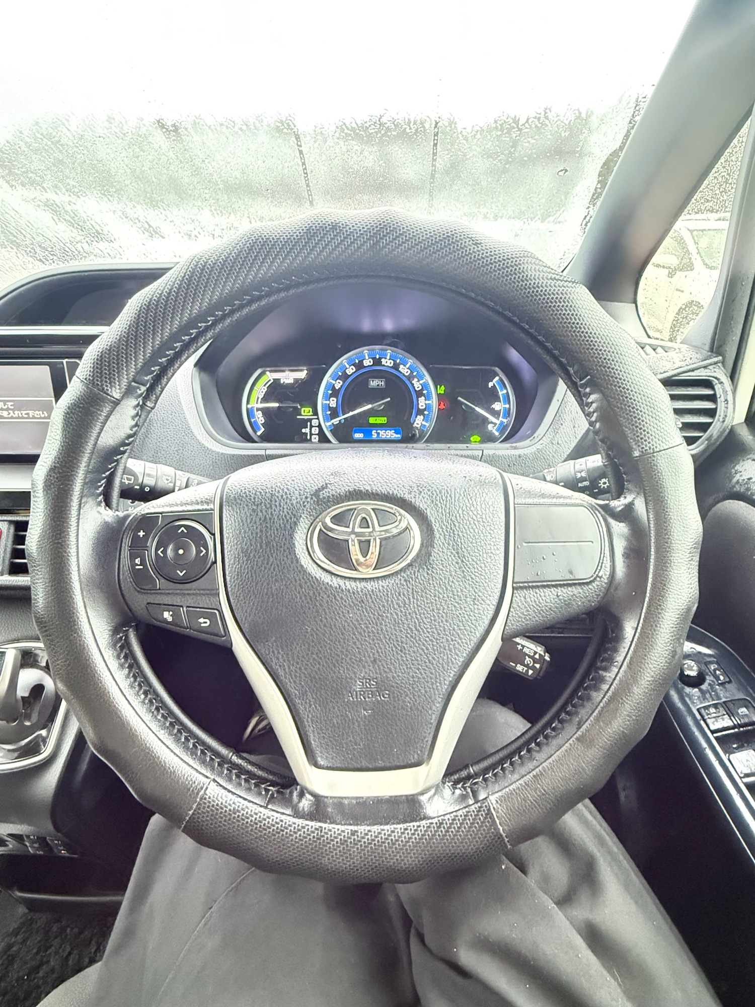 Used Toyota Voxy 2016 for sale - 77195002: Photo 14