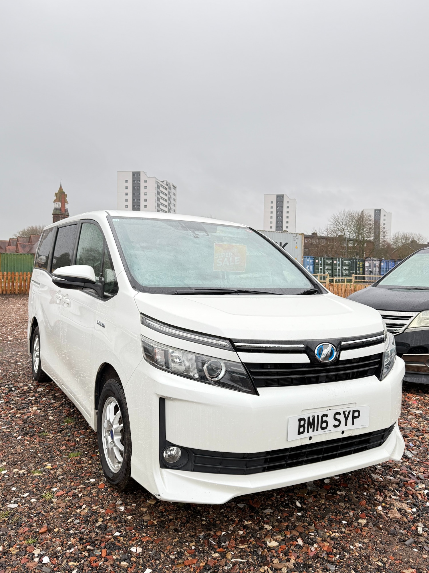 Used Toyota Voxy 2016 for sale - 77195002: Photo 2