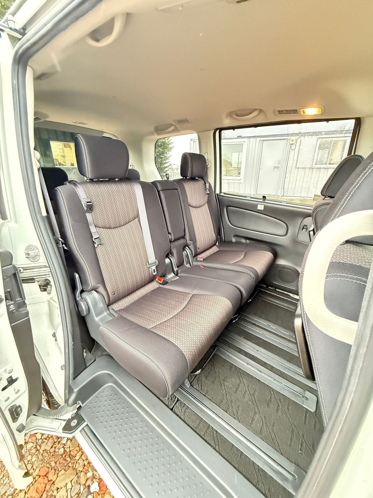 Used Nissan Serena 2014 for sale - 77715120: Photo 16