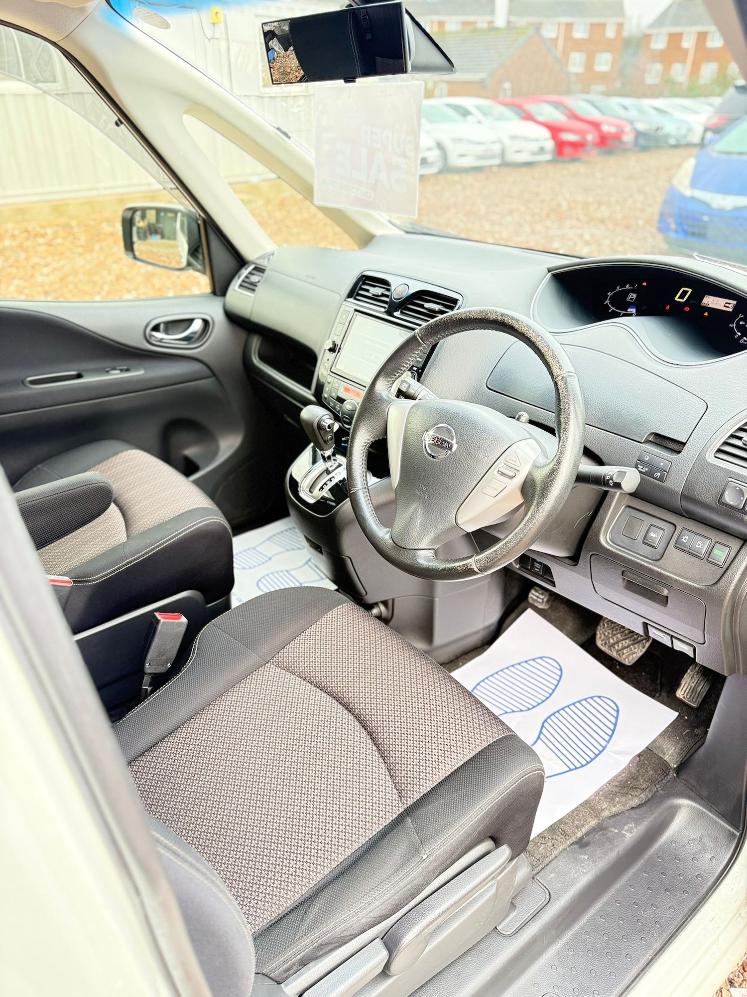 Used Nissan Serena 2014 for sale - 77715120: Photo 22