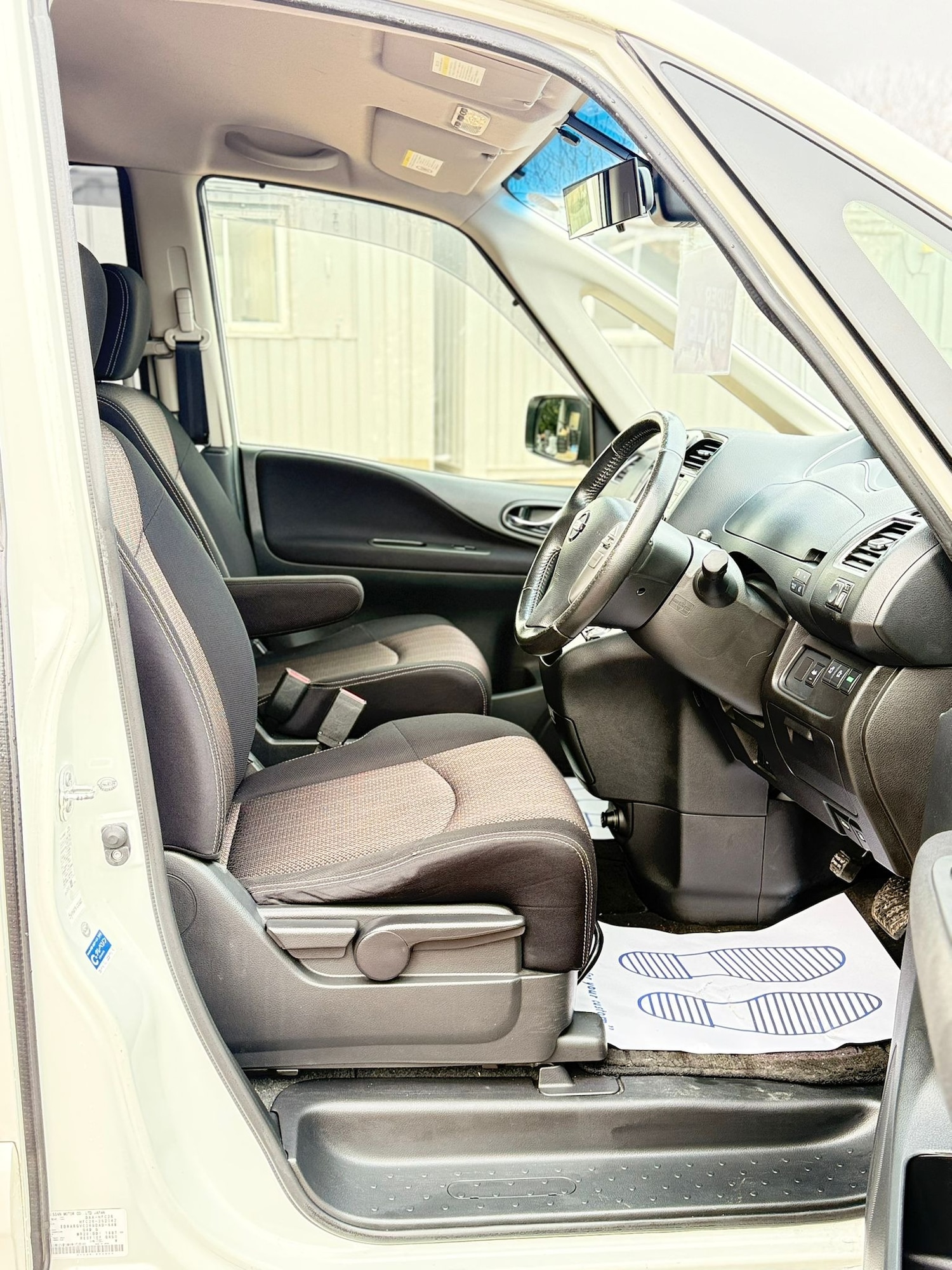 Used Nissan Serena 2014 for sale - 77715120: Photo 23