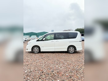 Used Nissan Serena 2014 for sale - 77715120: Photo