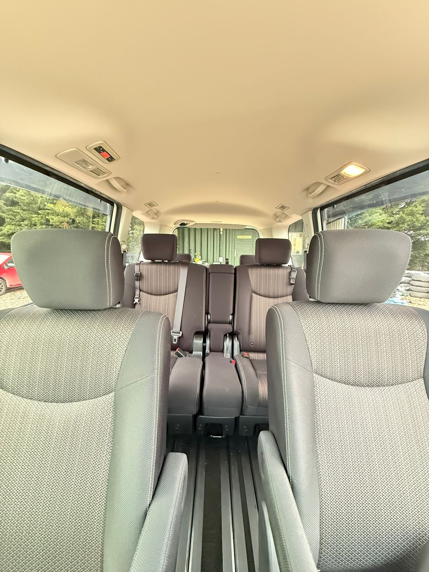 Used Nissan Serena 2014 for sale - 77715120: Photo 8