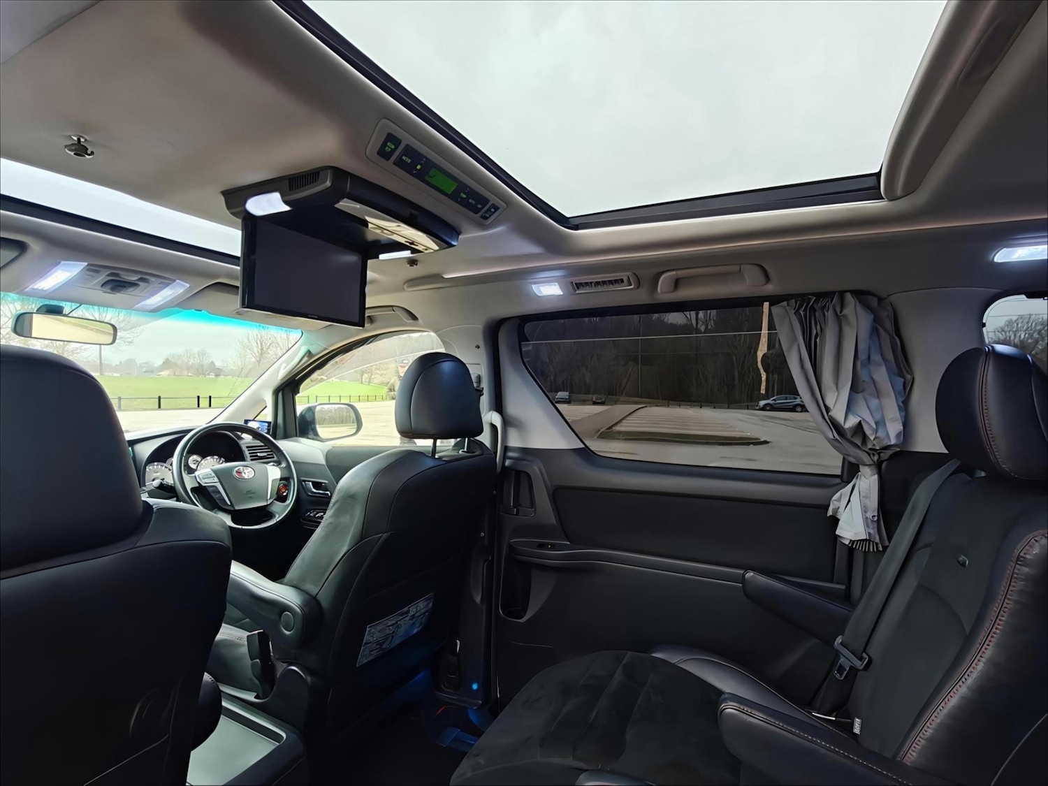 Used Toyota Alphard 2026 for sale - 78219659: Photo 53