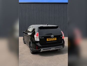 Used Toyota Prius+ 2015 for sale - 79000121: Photo