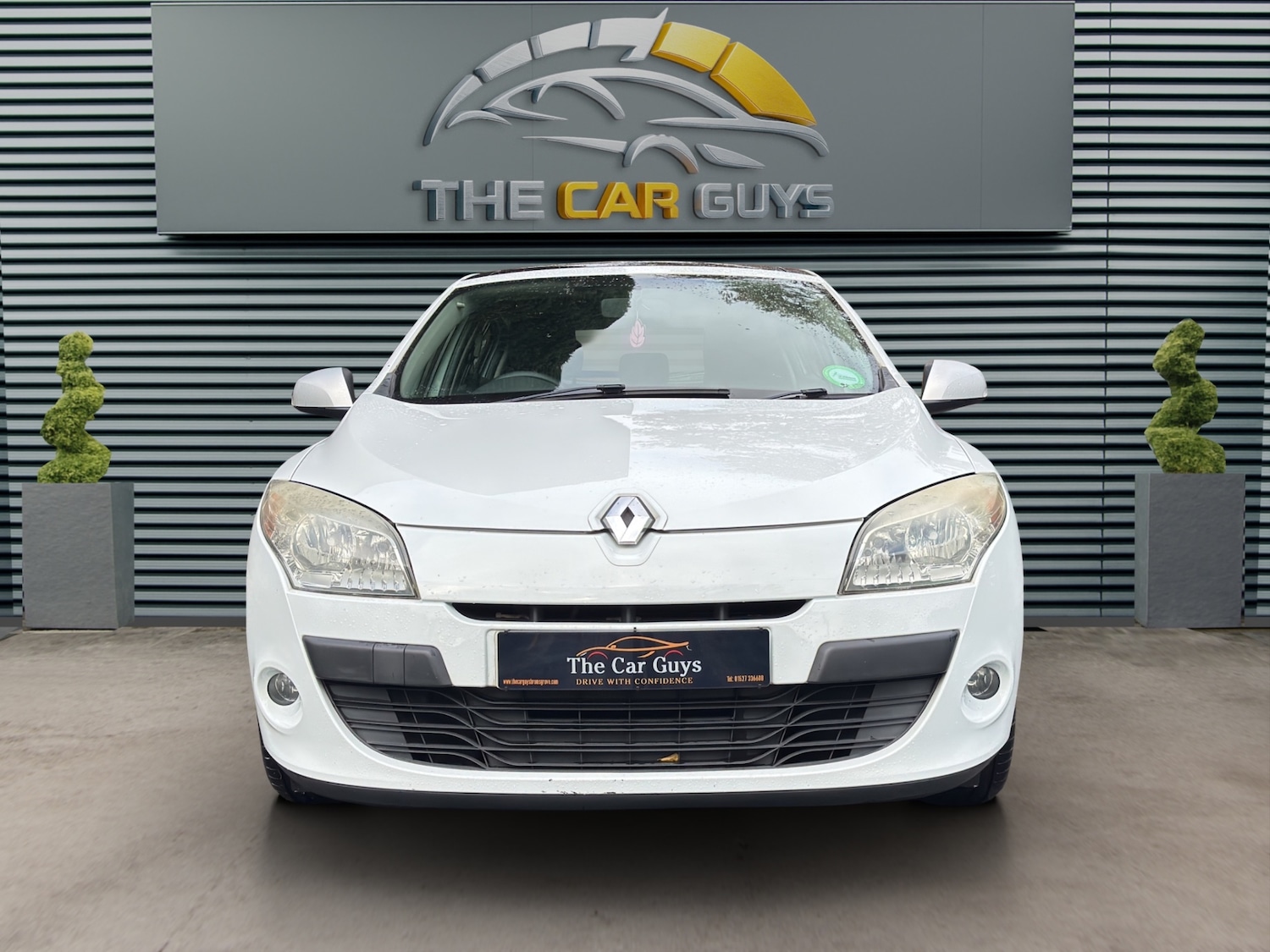 Used Renault Megane 2010 for sale - 76527444: Photo 2