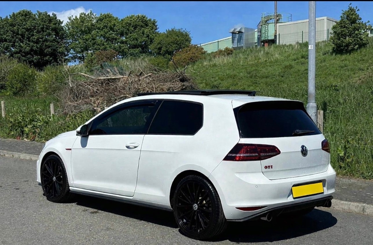 Used Volkswagen Golf 2015 for sale - 77166210: Photo 3