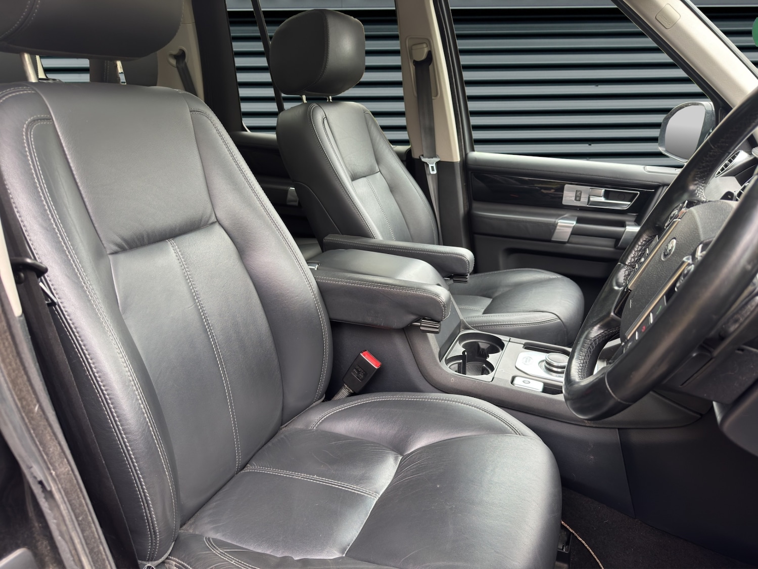 Used Land Rover Discovery 2016 for sale - 76527452: Photo 16