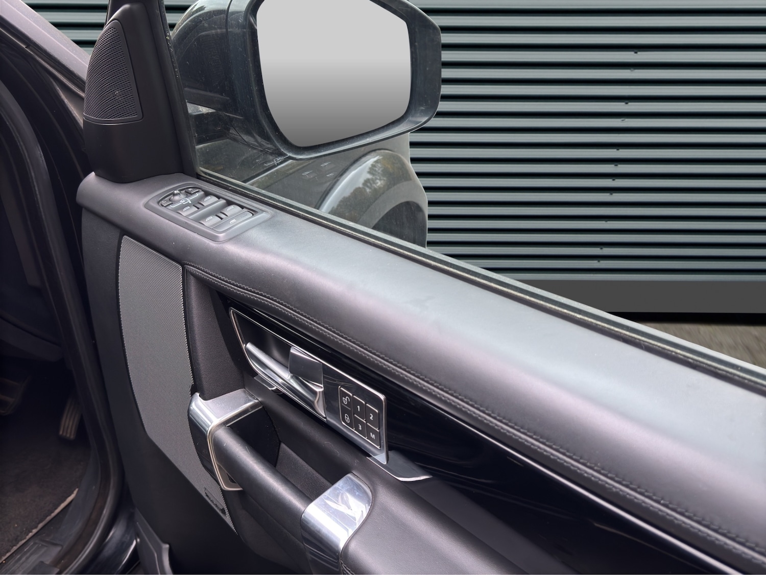 Used Land Rover Discovery 2016 for sale - 76527452: Photo 17