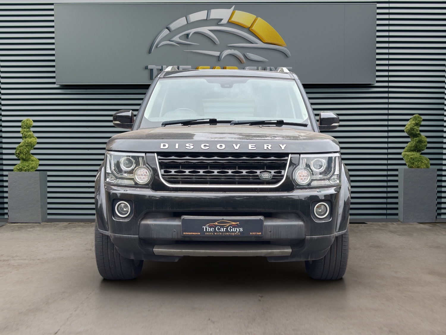 Used Land Rover Discovery 2016 for sale - 76527452: Photo 2