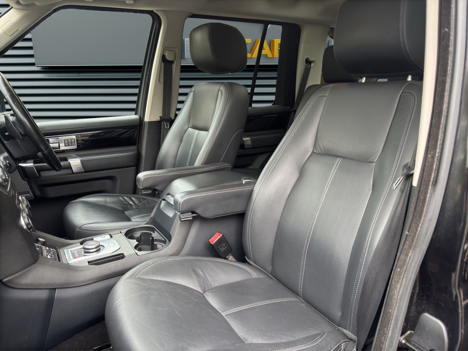 Used Land Rover Discovery 2016 for sale - 76527452: Photo 21