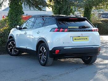 Used Peugeot 2008 2023 for sale - 77963994: Photo