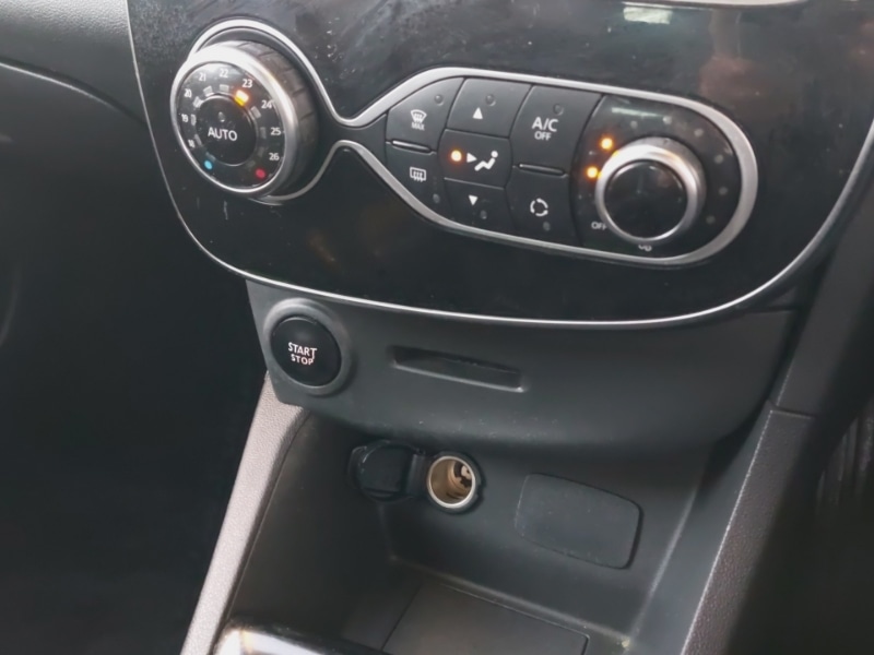 Used Renault Clio 2019 for sale - 77352940: Photo 17