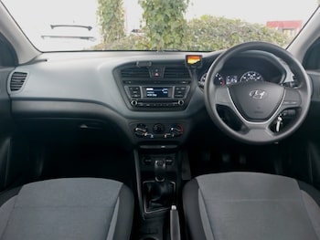 Used Hyundai i20 2015 for sale - 77453842: Photo
