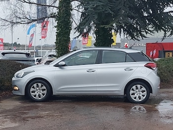 Used Hyundai i20 2015 for sale - 77453842: Photo