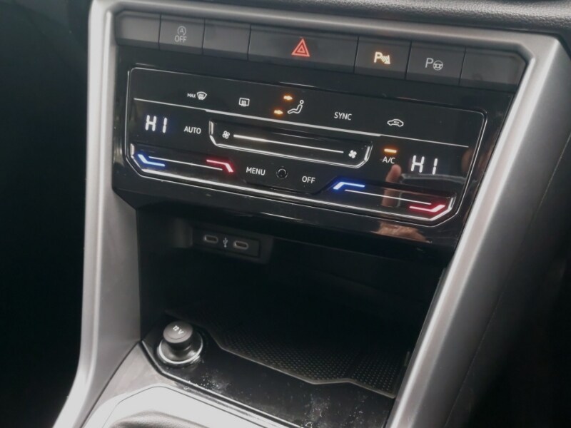 Used Volkswagen T-Roc 2024 for sale - 77337948: Photo 16