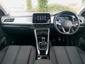 Used Volkswagen T-Roc 2024 for sale - 77337948: Photo