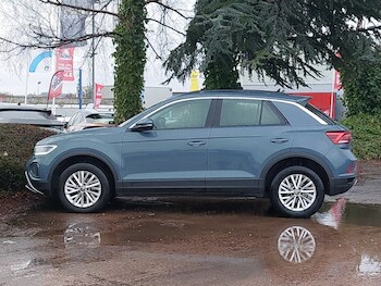 Used Volkswagen T-Roc 2024 for sale - 77337948: Photo