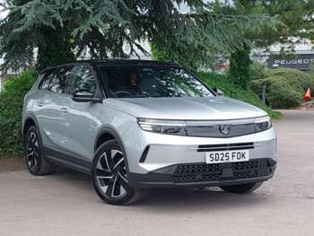 2025 - 1.2 Hybrid [136] Ultimate 5dr e-DCT6 [Pan Roof]