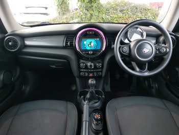 Used MINI Hatch 2019 for sale - 78125947: Photo