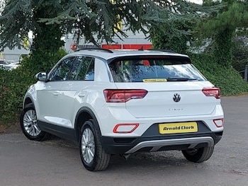 Used Volkswagen T-Roc 2024 for sale - 75775698: Photo