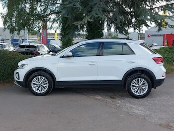 Used Volkswagen T-Roc 2024 for sale - 75775698: Photo