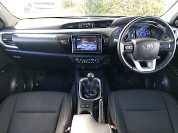 Used Toyota Hilux 2017 for sale - 78403670: Photo