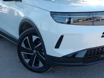 2025 - 1.2 Hybrid [136] GS 5dr e-DCT6