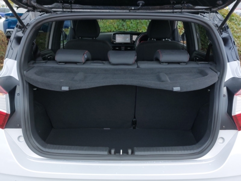 Used Hyundai i10 2023 for sale - 76450880: Photo 8