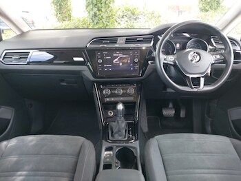 Used Volkswagen Touran 2019 for sale - 78653757: Photo