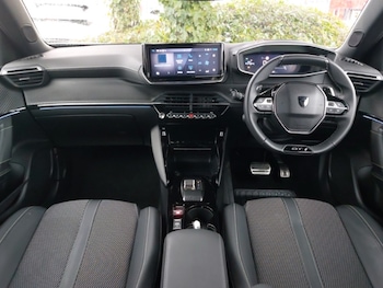 Used Peugeot 2008 2025 for sale - 76785527: Photo