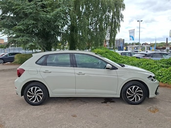 Used Volkswagen Polo 2024 for sale - 79044074: Photo