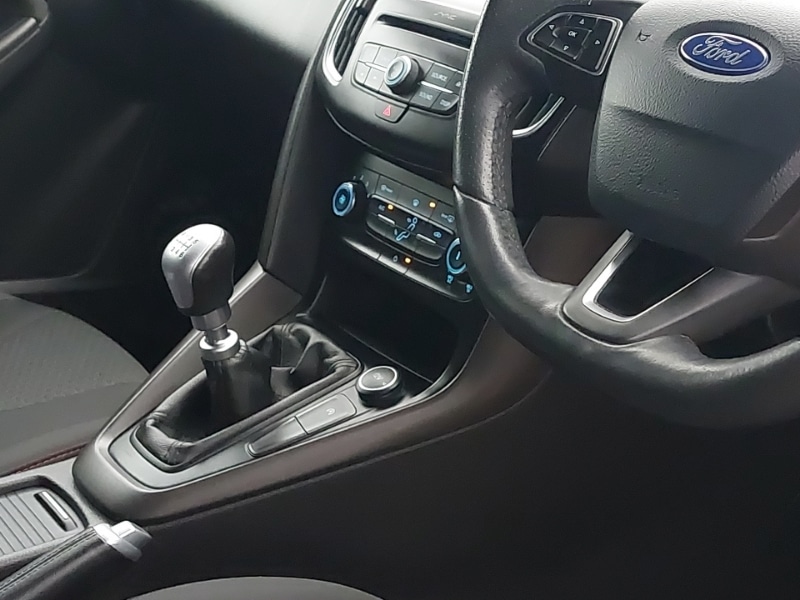 Used Ford Focus 2017 for sale - 77922842: Photo 19