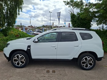 Used Dacia Duster 2021 for sale - 79447440: Photo