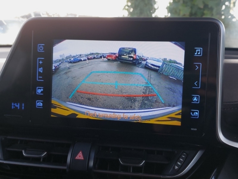 Used Toyota C-HR 2018 for sale - 76736889: Photo 11