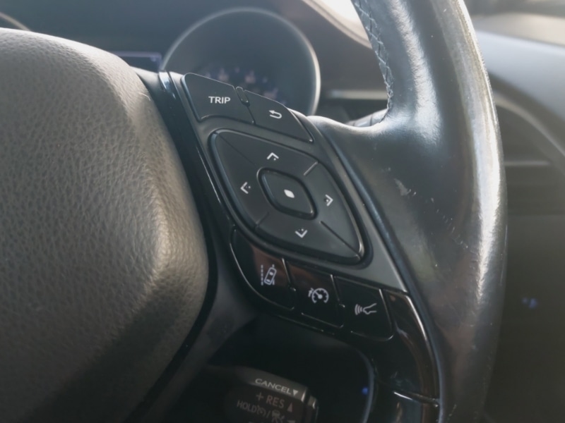 Used Toyota C-HR 2018 for sale - 76736889: Photo 14