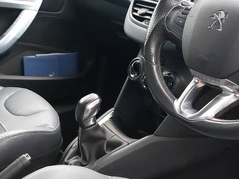 Used Peugeot 208 2015 for sale - 77086956: Photo 19