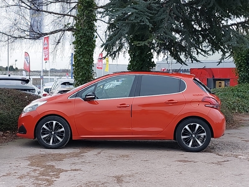 Used Peugeot 208 2015 for sale - 77086956: Photo 4