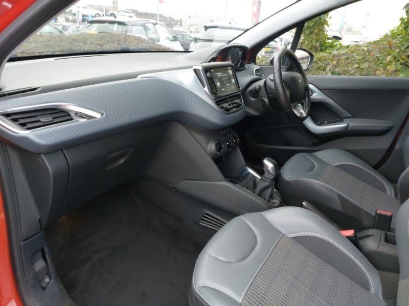Used Peugeot 208 2015 for sale - 77086956: Photo 5