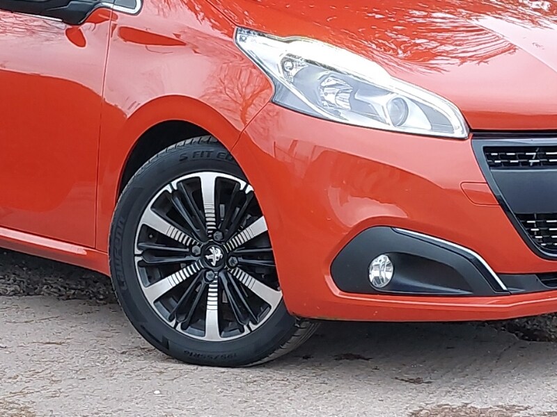 Used Peugeot 208 2015 for sale - 77086956: Photo 9