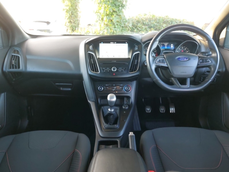 Used Ford Focus 2017 for sale - 76687657: Photo 2