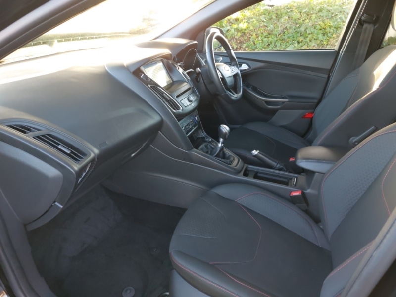 Used Ford Focus 2017 for sale - 76687657: Photo 5