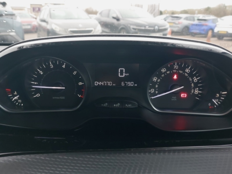 Used Peugeot 208 2017 for sale - 77847272: Photo 15