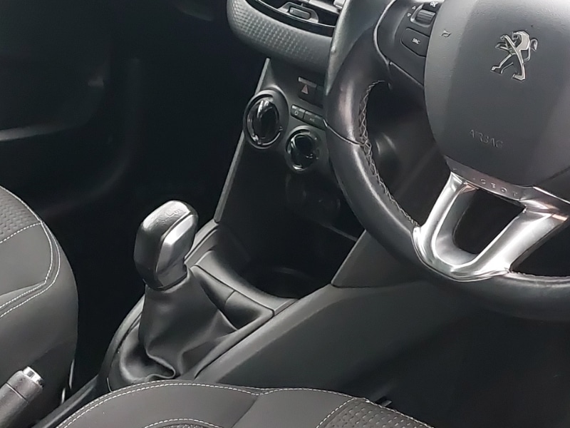 Used Peugeot 208 2017 for sale - 77847272: Photo 19