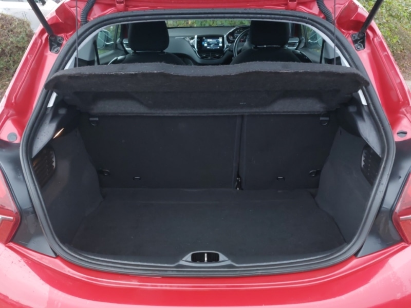 Used Peugeot 208 2017 for sale - 77847272: Photo 8