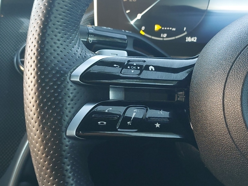 Used Mercedes-Benz GLC 2023 for sale - 76187972: Photo 13