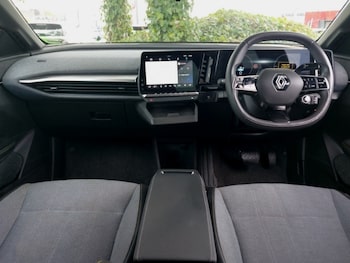 Used Renault Megane E Tech 2023 for sale - 76325709: Photo 2