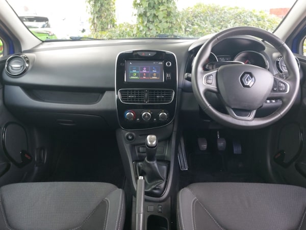 Used Renault Clio 2018 for sale - 76325721: Photo 2
