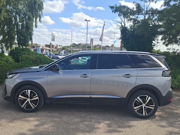 Used Peugeot 5008 2023 for sale - 79343203: Photo