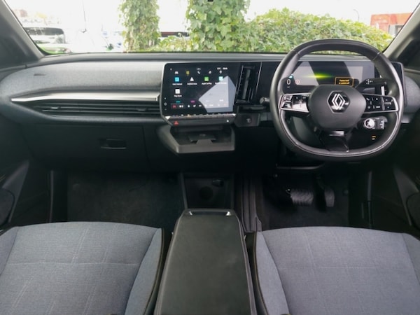 Used Renault Megane E Tech 2023 for sale - 76268899: Photo 2